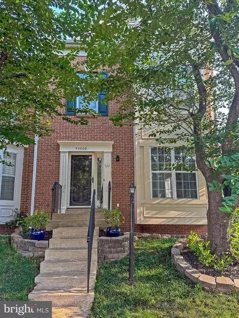 44008 Kings Arms Sq, Ashburn, VA 20147