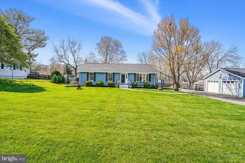 39869 Catoctin Ridge St, Paeonian Springs, VA 20129