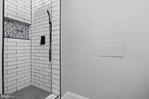 Bath - 43474 Postrail Sq, Ashburn, VA 20147 photo 6 of 6