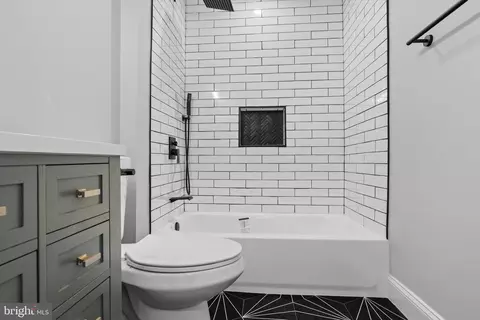 Bath - 43474 Postrail Sq, Ashburn, VA 20147 photo 3 of 6