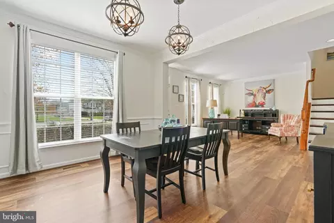 Dining - 25935 Gregory Ct, Chantilly, VA 20152 photo 2 of 6