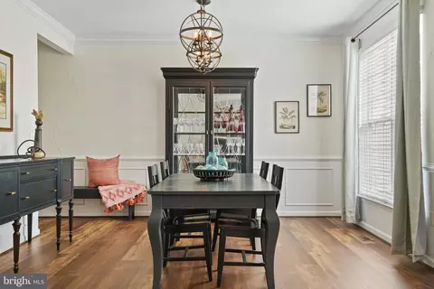 Dining - 25935 Gregory Ct, Chantilly, VA 20152 photo 3 of 6