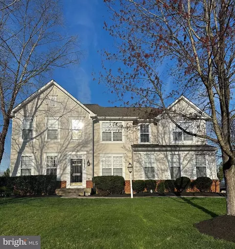 25935 Gregory Ct, Chantilly, VA 20152
