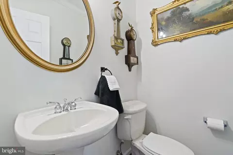 Bath - 25935 Gregory Ct, Chantilly, VA 20152 photo 1 of 6