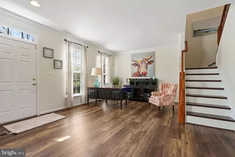 Living - 25935 Gregory Ct, Chantilly, VA 20152 photo 2 of 13