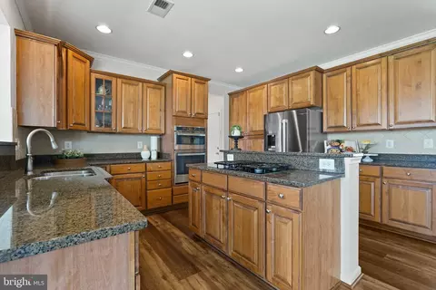 Kitchen - 25935 Gregory Ct, Chantilly, VA 20152 photo 3 of 5