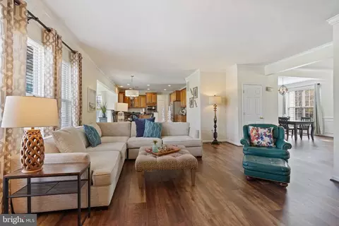 Living - 25935 Gregory Ct, Chantilly, VA 20152 photo 4 of 13