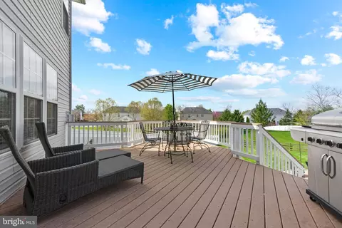 Exterior - 25935 Gregory Ct, Chantilly, VA 20152 photo 6 of 14