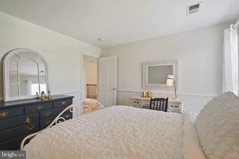 Bedroom - 25935 Gregory Ct, Chantilly, VA 20152 photo 4 of 9