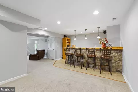 Dining - 25935 Gregory Ct, Chantilly, VA 20152 photo 5 of 6