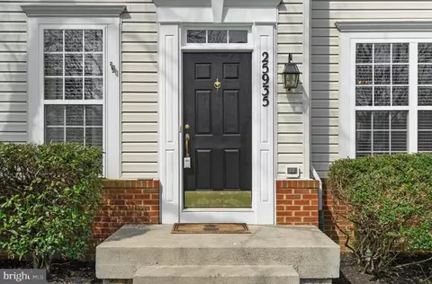 Entry Way - 25935 Gregory Ct, Chantilly, VA 20152 photo 1 of 3