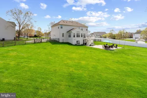 Exterior - 25935 Gregory Ct, Chantilly, VA 20152 photo 13 of 14