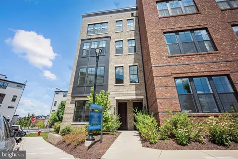 22336 Roanoke Rise Ter, Ashburn, VA 20148