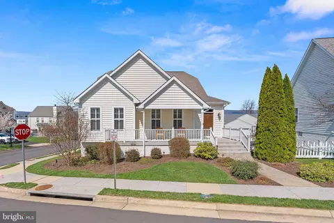 36038 Welland Dr, Round Hill, VA 20141