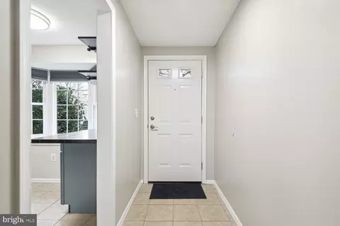 Entry Way - 45 Bickel Ct, Sterling, VA 20165 photo 2 of 5