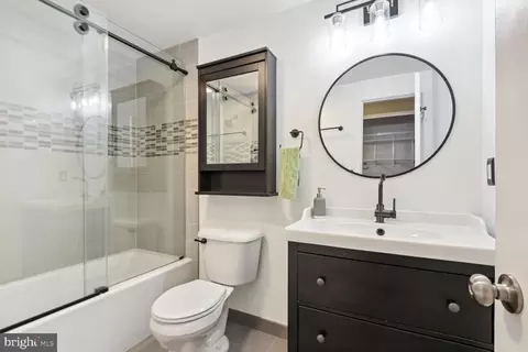 Bath - 45 Bickel Ct, Sterling, VA 20165 photo 1 of 2