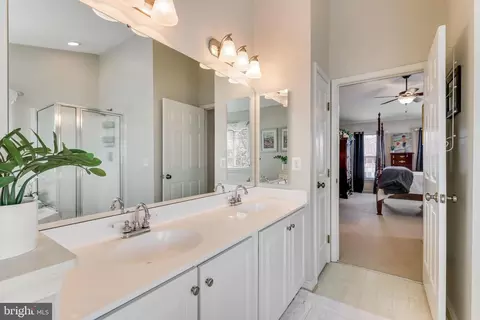 Bath - 43395 Malin Ct, Ashburn, VA 20147 photo 4 of 11