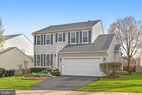 Exterior - 43395 Malin Ct, Ashburn, VA 20147 photo 16 of 17