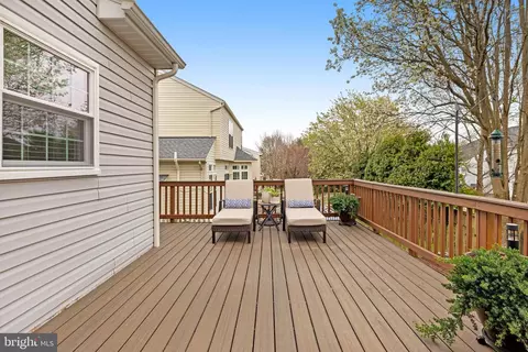 Exterior - 43395 Malin Ct, Ashburn, VA 20147 photo 6 of 17