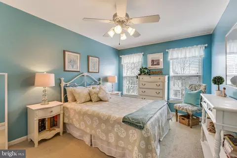Bedroom - 43395 Malin Ct, Ashburn, VA 20147 photo 4 of 9