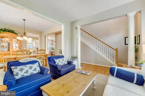Living - 43395 Malin Ct, Ashburn, VA 20147 photo 3 of 8