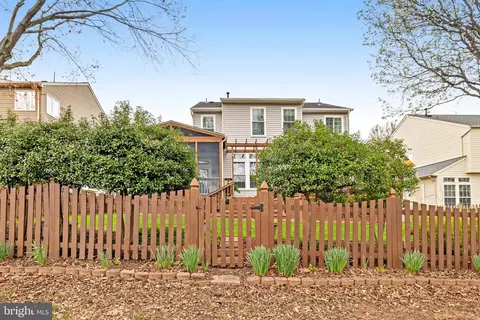 Exterior - 43395 Malin Ct, Ashburn, VA 20147 photo 14 of 17