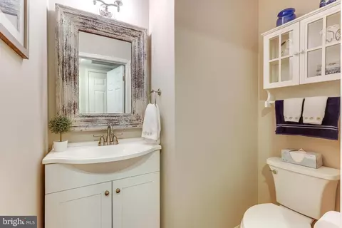 Bath - 43395 Malin Ct, Ashburn, VA 20147 photo 1 of 11