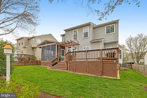 Exterior - 43395 Malin Ct, Ashburn, VA 20147 photo 10 of 17