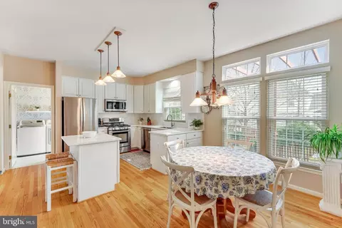 Kitchen - 43395 Malin Ct, Ashburn, VA 20147 photo 2 of 6