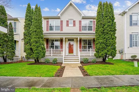42733 Center St, Chantilly, VA 20152