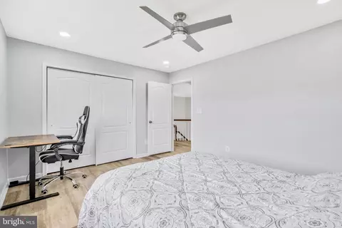 Bedroom - 42525 Mandolin St, Chantilly, VA 20152 photo 6 of 9