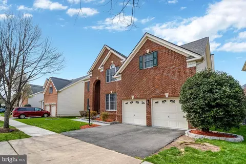 Exterior - 42525 Mandolin St, Chantilly, VA 20152 photo 3 of 12