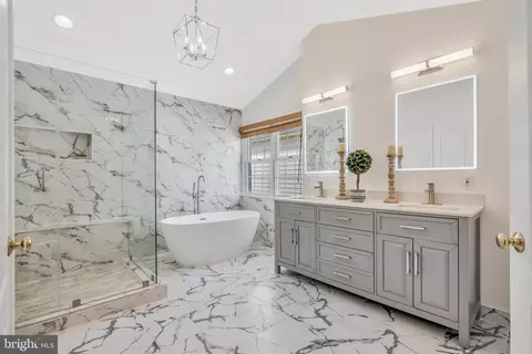 Bath - 42525 Mandolin St, Chantilly, VA 20152 photo 2 of 6