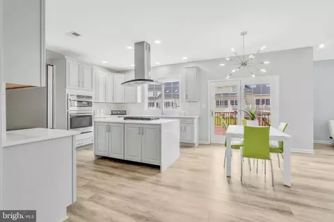 Dining - 42525 Mandolin St, Chantilly, VA 20152 photo 4 of 5