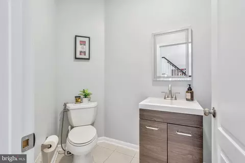 Bath - 42525 Mandolin St, Chantilly, VA 20152 photo 1 of 6