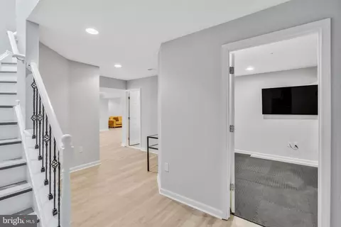 Other - 42525 Mandolin St, Chantilly, VA 20152 photo 5 of 11