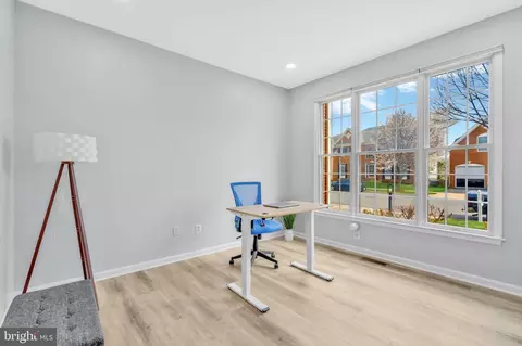 Other - 42525 Mandolin St, Chantilly, VA 20152 photo 1 of 11