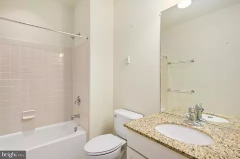 Bath - 44396 Sunset Maple Dr, Ashburn, VA 20147 photo 2 of 2