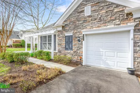 Exterior - 44396 Sunset Maple Dr, Ashburn, VA 20147 photo 4 of 13