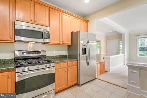 Kitchen - 44396 Sunset Maple Dr, Ashburn, VA 20147 photo 2 of 3