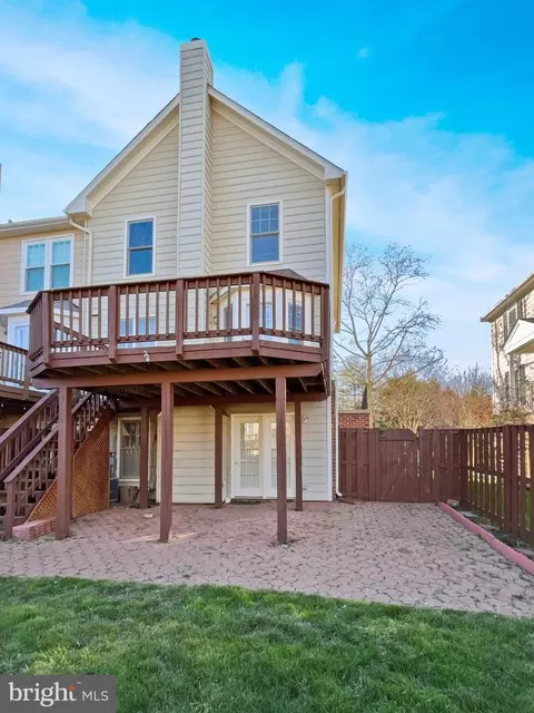 Exterior - 43388 Livery Sq, Ashburn, VA 20147 photo 5 of 7