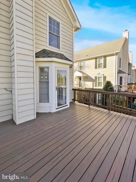 Exterior - 43388 Livery Sq, Ashburn, VA 20147 photo 3 of 7