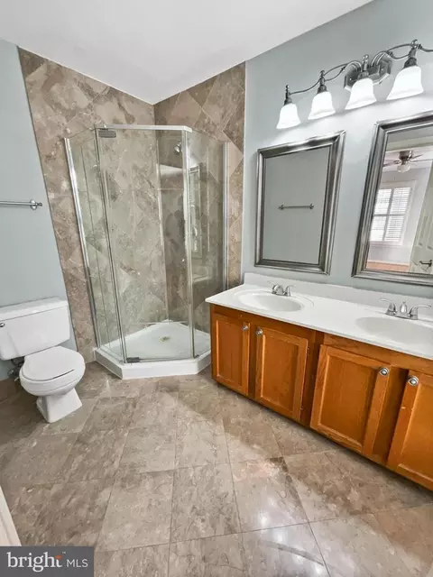 Bath - 43388 Livery Sq, Ashburn, VA 20147 photo 4 of 5