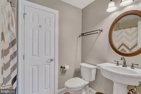 Bath - 20965 Nightshade Pl, Ashburn, VA 20147 photo 3 of 8