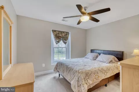 Bedroom - 20965 Nightshade Pl, Ashburn, VA 20147 photo 4 of 8