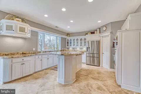 Kitchen - 20965 Nightshade Pl, Ashburn, VA 20147 photo 2 of 7
