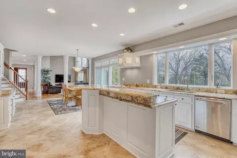 Kitchen - 20965 Nightshade Pl, Ashburn, VA 20147 photo 3 of 7