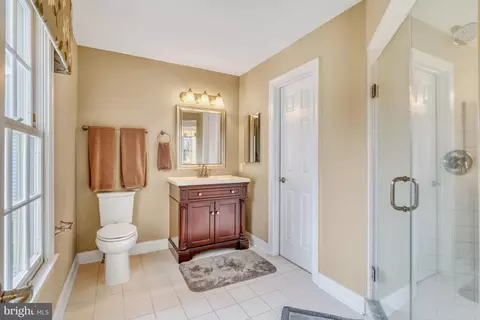 Bath - 20965 Nightshade Pl, Ashburn, VA 20147 photo 4 of 8