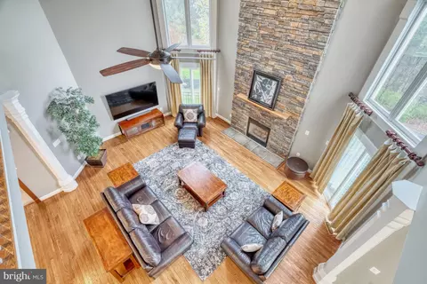 Living - 20965 Nightshade Pl, Ashburn, VA 20147 photo 8 of 13