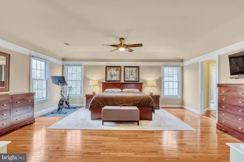 Bedroom - 20965 Nightshade Pl, Ashburn, VA 20147 photo 5 of 8